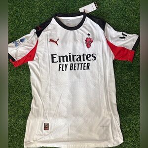 AC Milan Away Jersey 25/26
Rafa Leão 10 ( Serie A badge )- Player Version